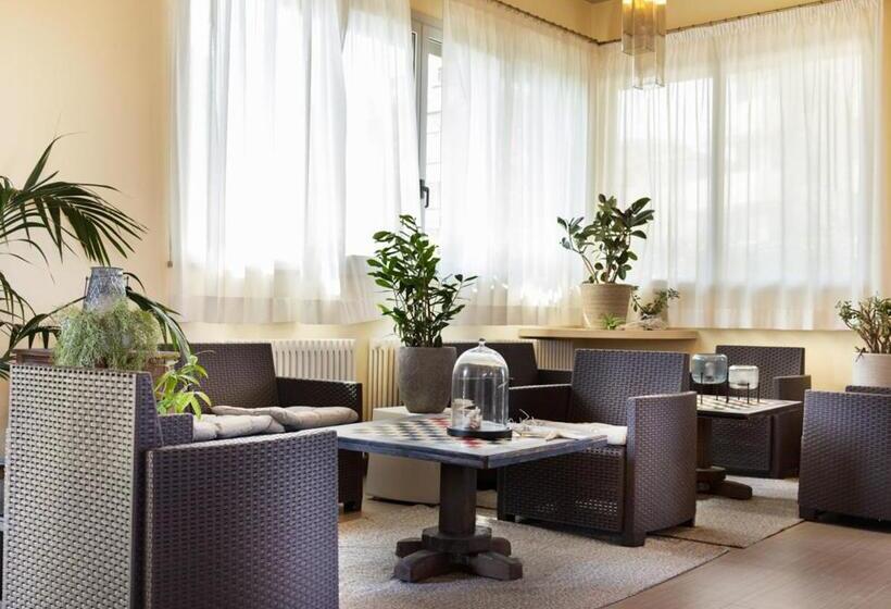 Отель Constellation