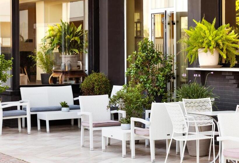 Отель Constellation