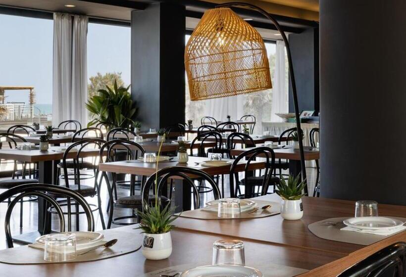 Отель Constellation