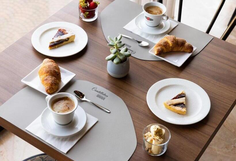 Отель Constellation