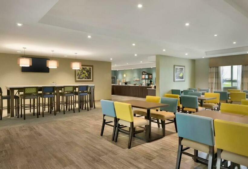 בית מלון כפרי Fairfield Inn & Suites By Marriott Airdrie