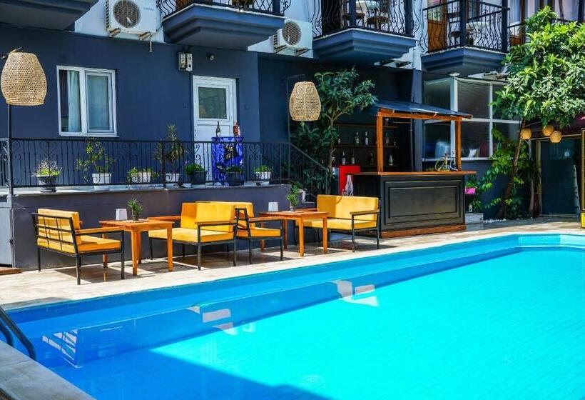 ホテル Four Seasons Apart