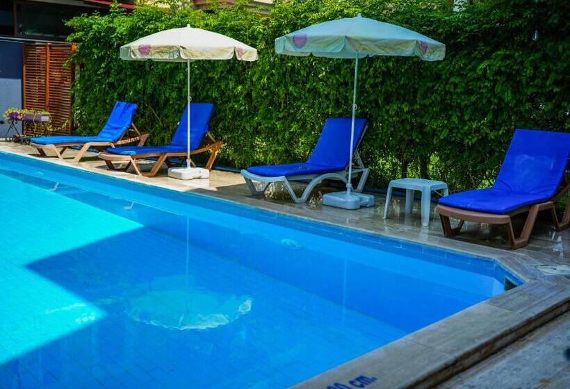 ホテル Four Seasons Apart