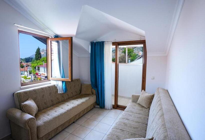 ホテル Four Seasons Apart