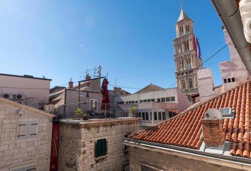 בית מלון כפרי Gothic Palace Heritage