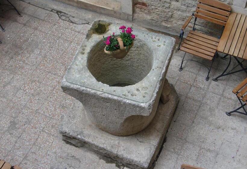 בית מלון כפרי Gothic Palace Heritage