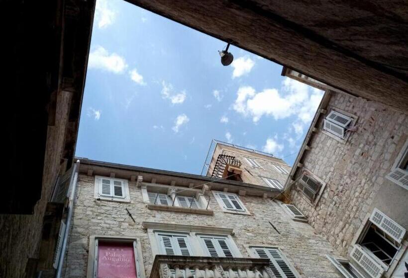 בית מלון כפרי Gothic Palace Heritage