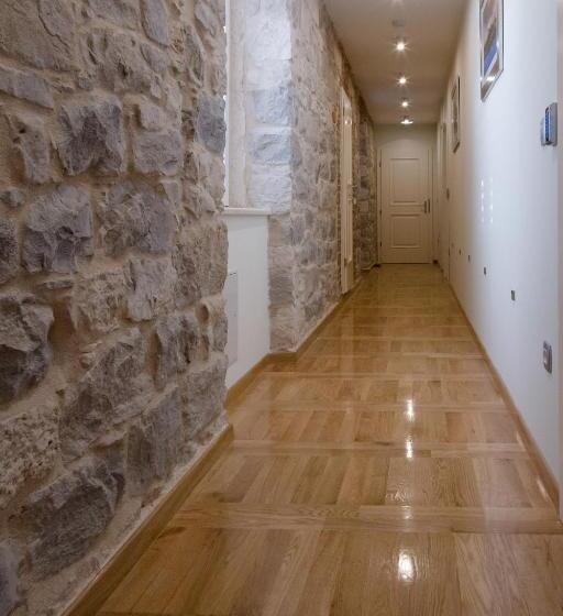 בית מלון כפרי Gothic Palace Heritage