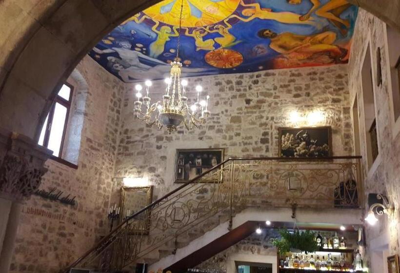 בית מלון כפרי Gothic Palace Heritage