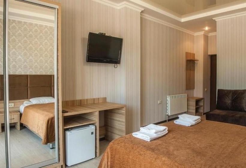 هتل Grand Paradise