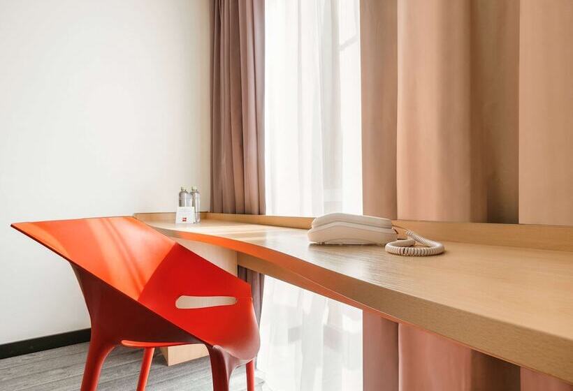 호텔 Ibis Moscow Oktyabrskoye Pole