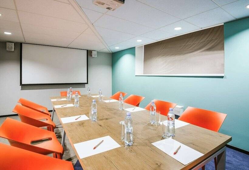 호텔 Ibis Moscow Oktyabrskoye Pole