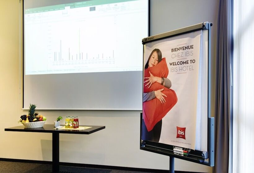 호텔 Ibis Moscow Oktyabrskoye Pole