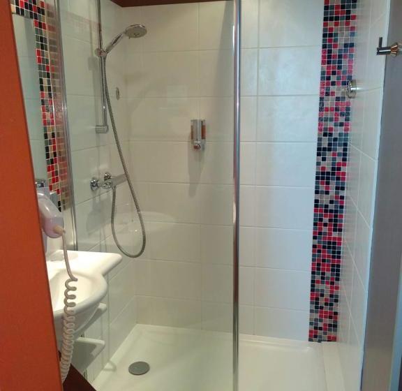 בית מלון כפרי La Corniche