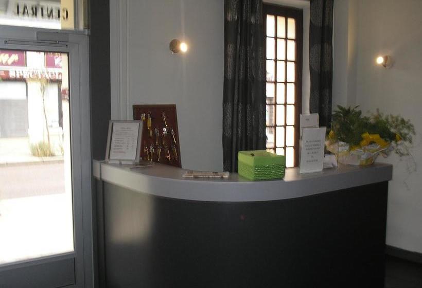 Отель Le Central By Santat !