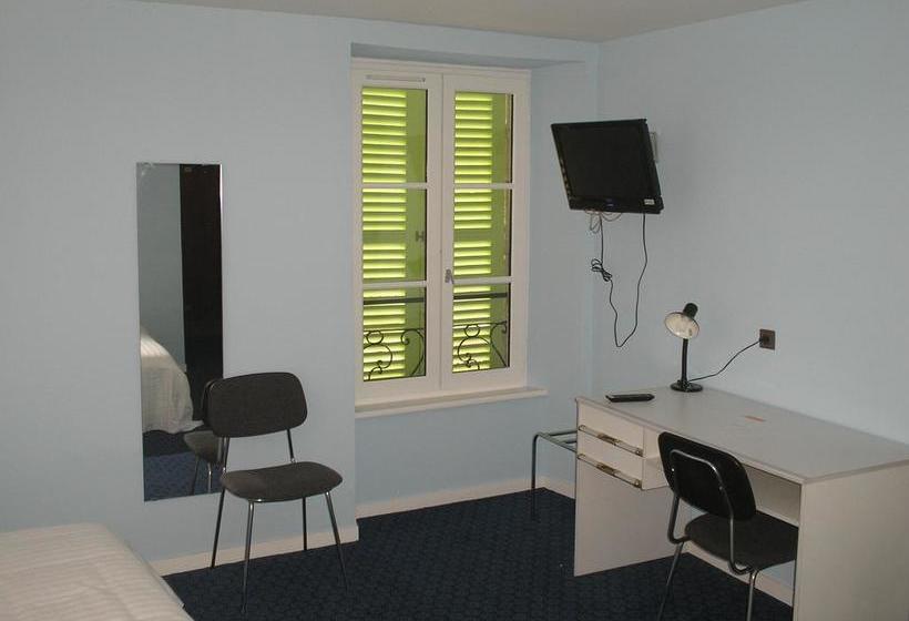 Отель Le Central By Santat !