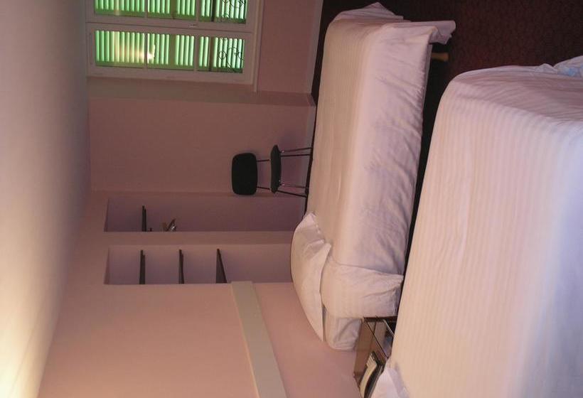 Отель Le Central By Santat !