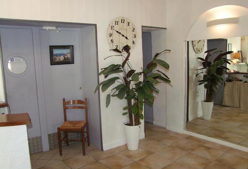 ホテル Hôtel 2 étoiles Et Restaurant Le Galet Bleu