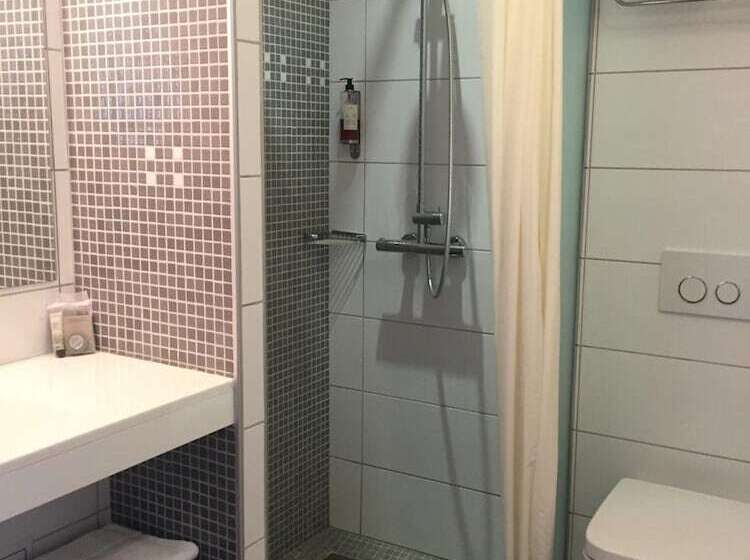 בית מלון כפרי Le Majestic Canet Plage