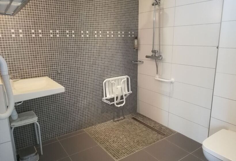 בית מלון כפרי Le Majestic Canet Plage