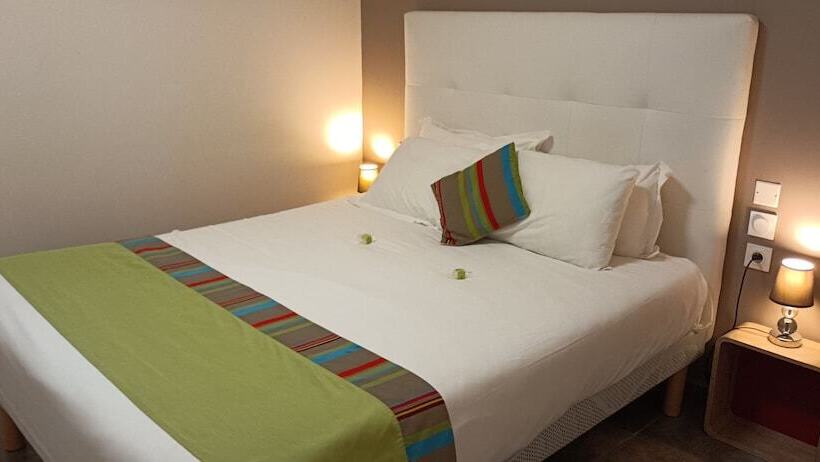 בית מלון כפרי Le Majestic Canet Plage