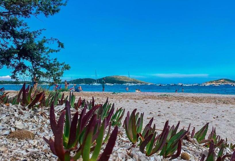 Отель Les Pavillons Du Golfe