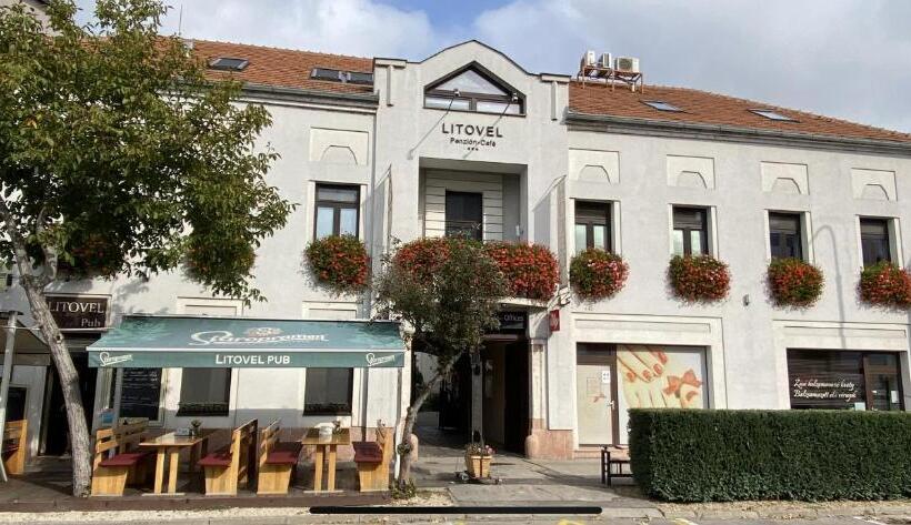 هتل Litovel