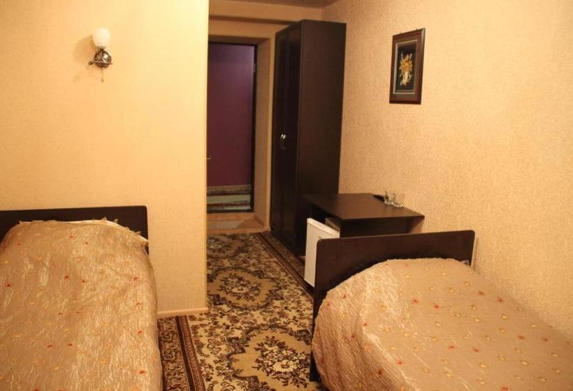 בית מלון כפרי Lyuks