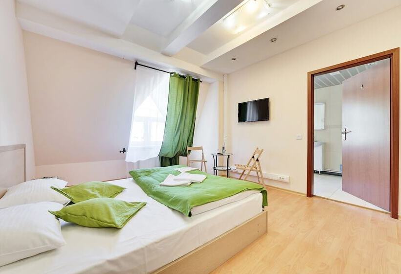 בית מלון כפרי Minima Kuzminki