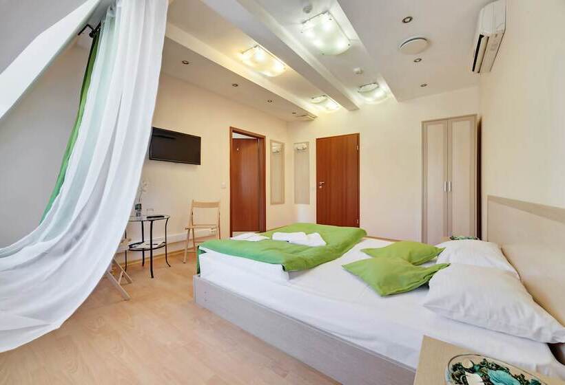 בית מלון כפרי Minima Kuzminki