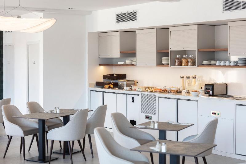 Отель Hôtel Du Parc Cavalaire Sur Mer