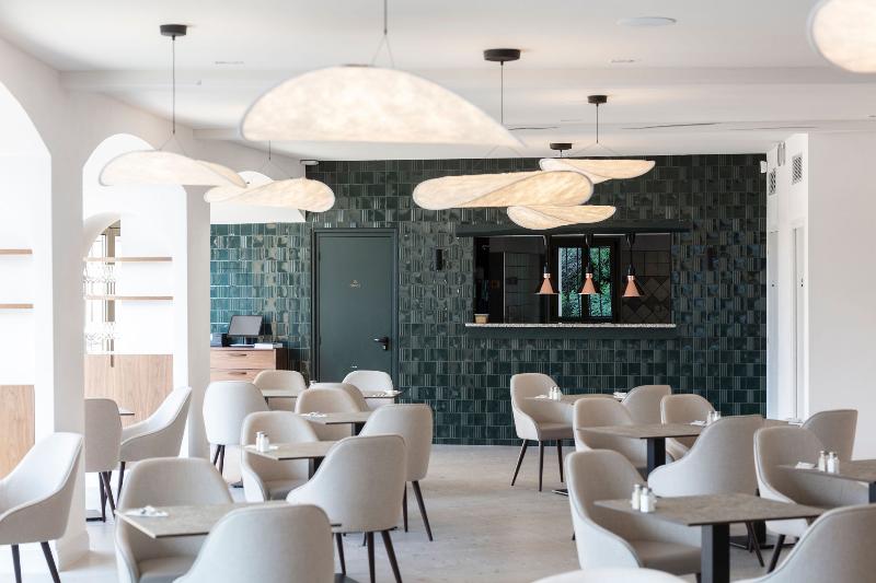 Отель Hôtel Du Parc Cavalaire Sur Mer