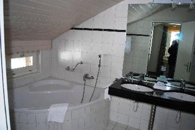 בית מלון כפרי Rhonequelle