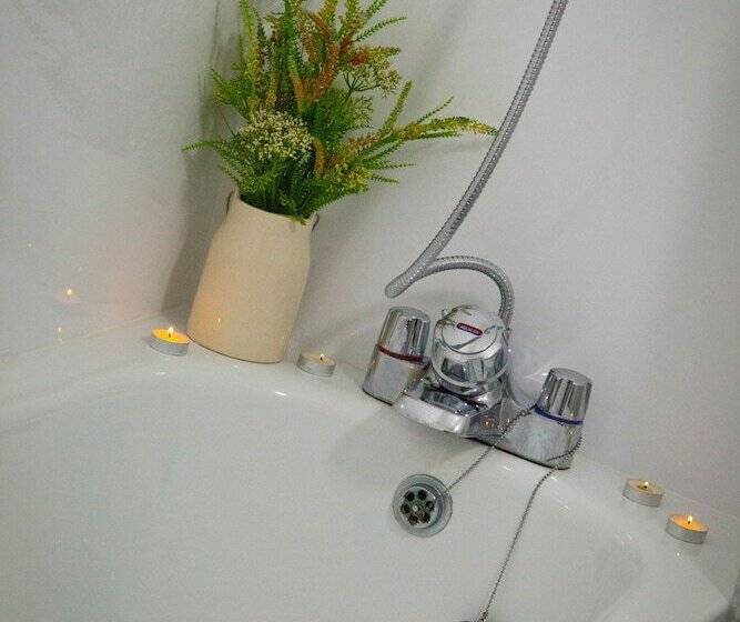 בית מלון כפרי Rowton Poplars