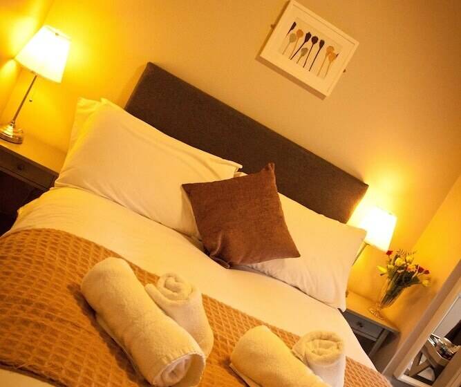 בית מלון כפרי Rowton Poplars