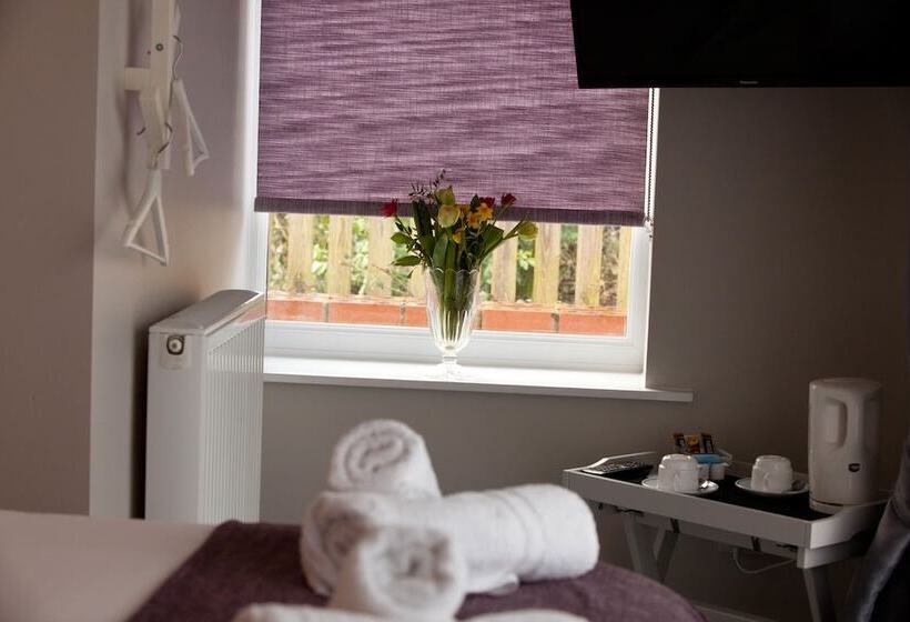 בית מלון כפרי Rowton Poplars