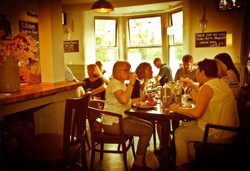 בית מלון כפרי Rowton Poplars