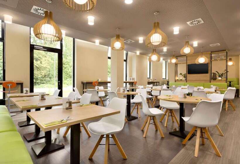 فندق Super 8 Freiburg