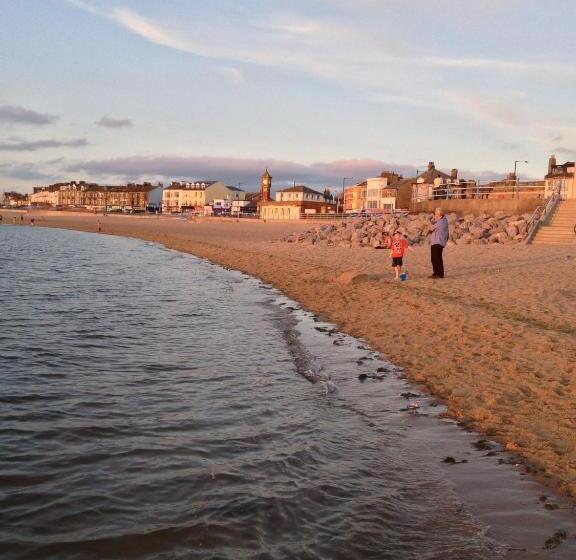 Отель The Crown