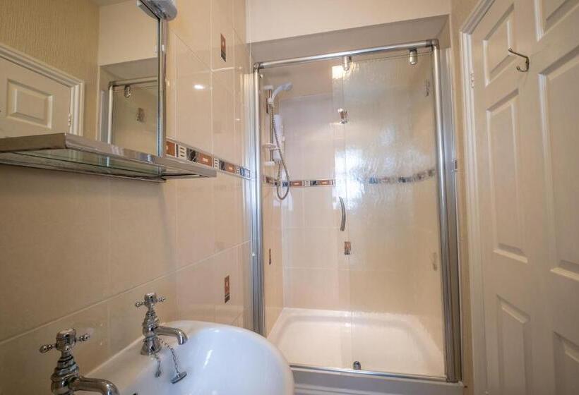 Отель The Crown