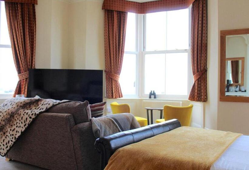 Отель The Crown