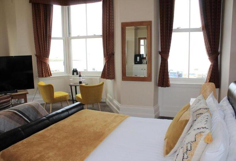 Отель The Crown