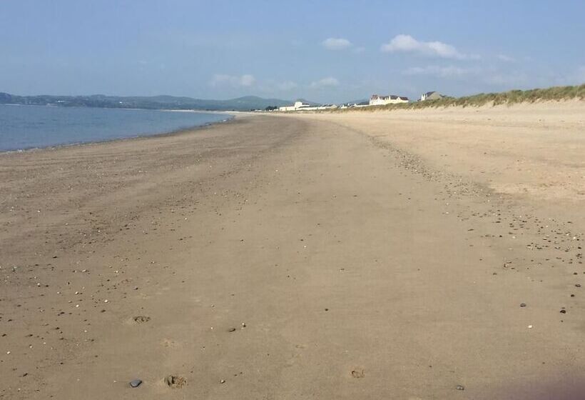 בית מלון כפרי The Crown