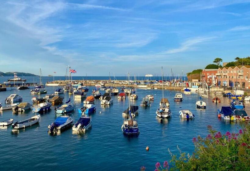 The Esplanade Hotel By Compass Hospitality