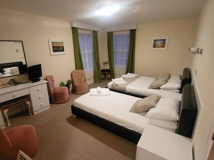 ホテル The Old Bank House