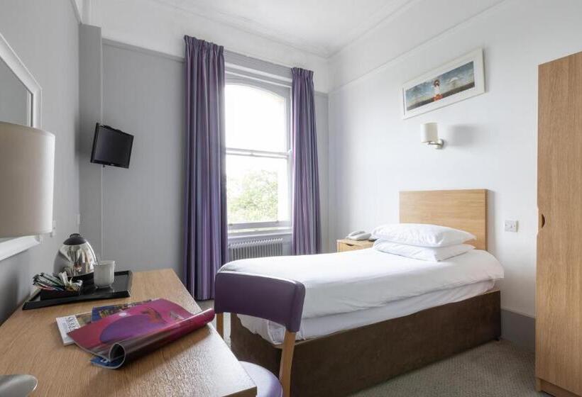 בית מלון כפרי The Caledonian Torbay