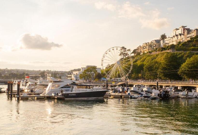 בית מלון כפרי The Caledonian Torbay