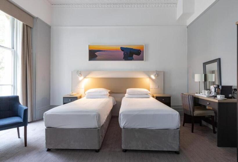 בית מלון כפרי The Caledonian Torbay