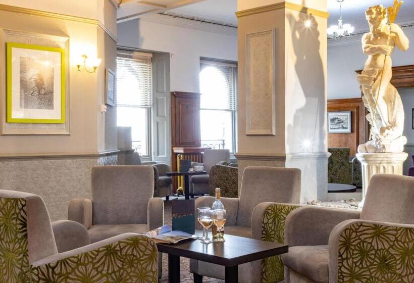 בית מלון כפרי The Caledonian Torbay