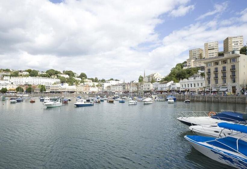 בית מלון כפרי The Caledonian Torbay